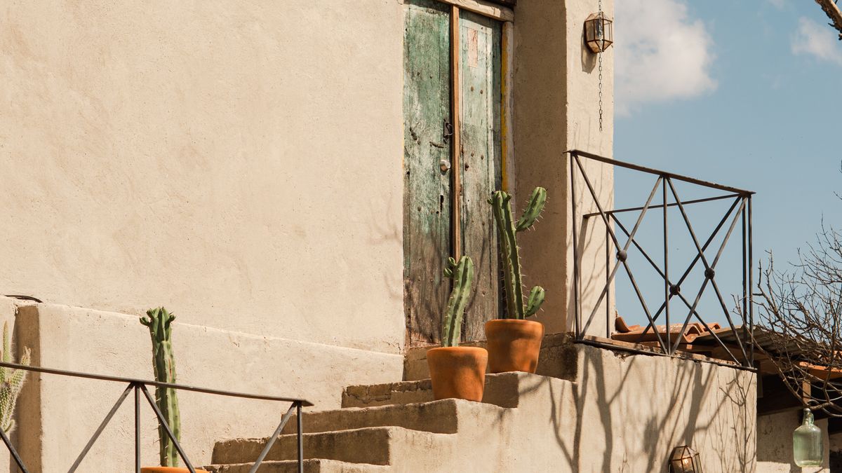 Can Your Exterior Paint Color Keep Your Arizona Home Cooler?