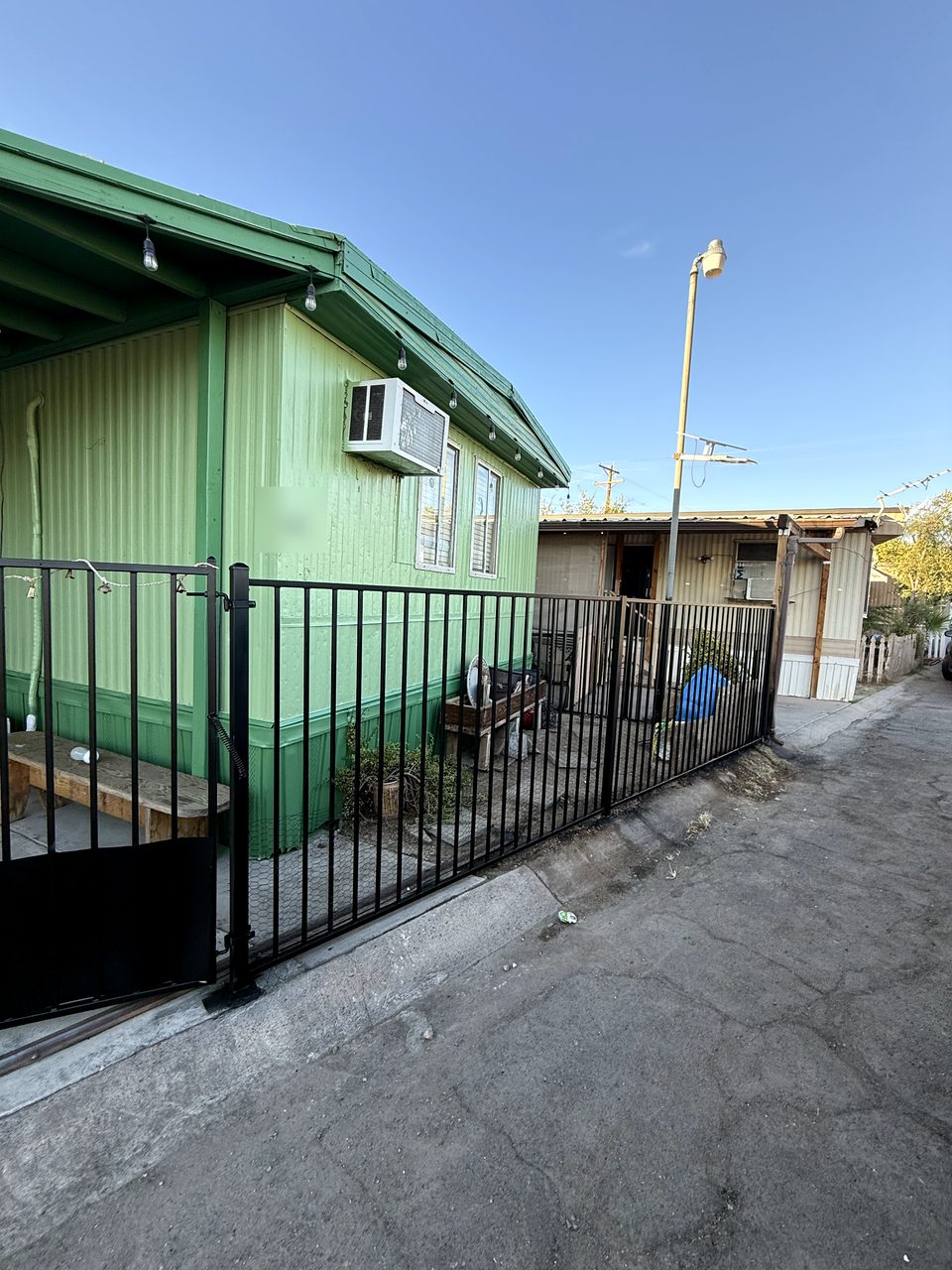 Repintado de exterior: lámina en tres tonos de verde — Phoenix, AZ